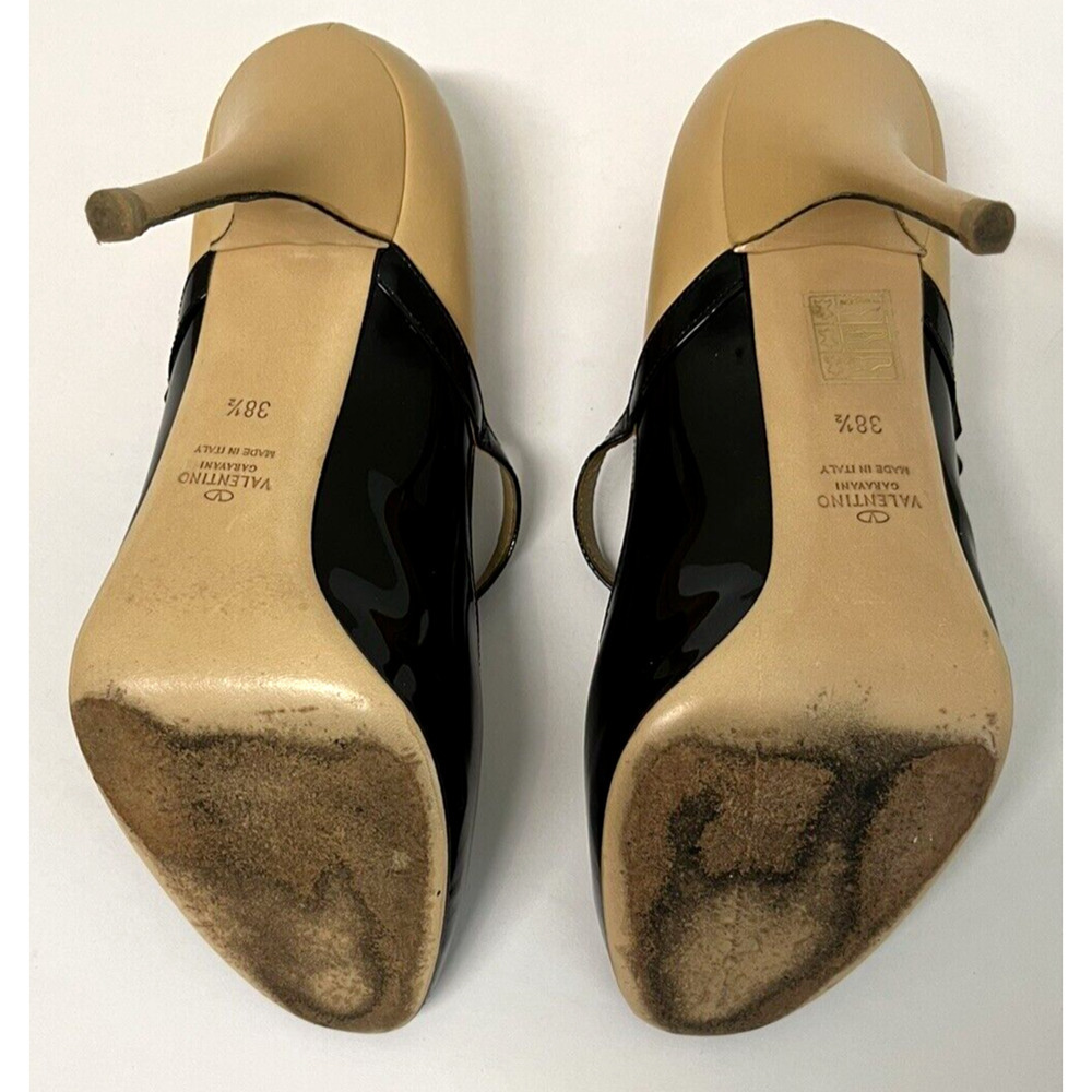 Valentino Garavani Black Patent and Tan Leather Mary Jane Peep-Toe Heels - Picture 6 of 13